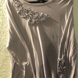 Vera Wang thin long sleeve shirt